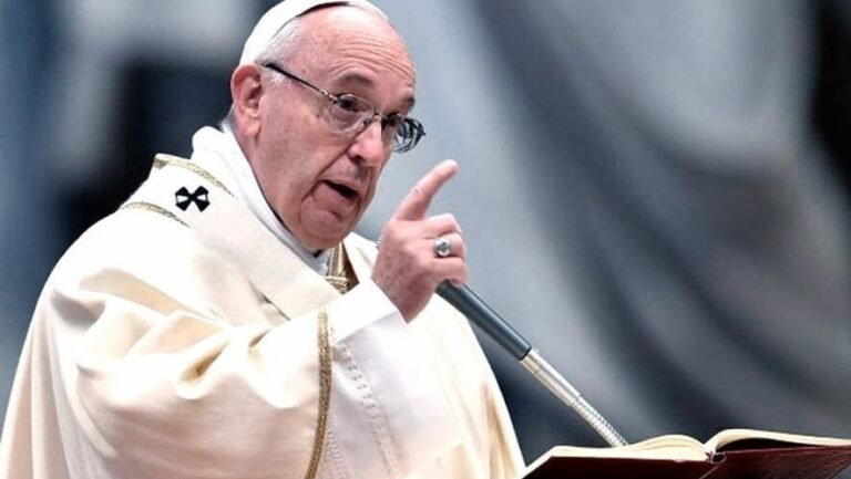 Papa Francisco insistió en que «los pueblos quieren la paz»